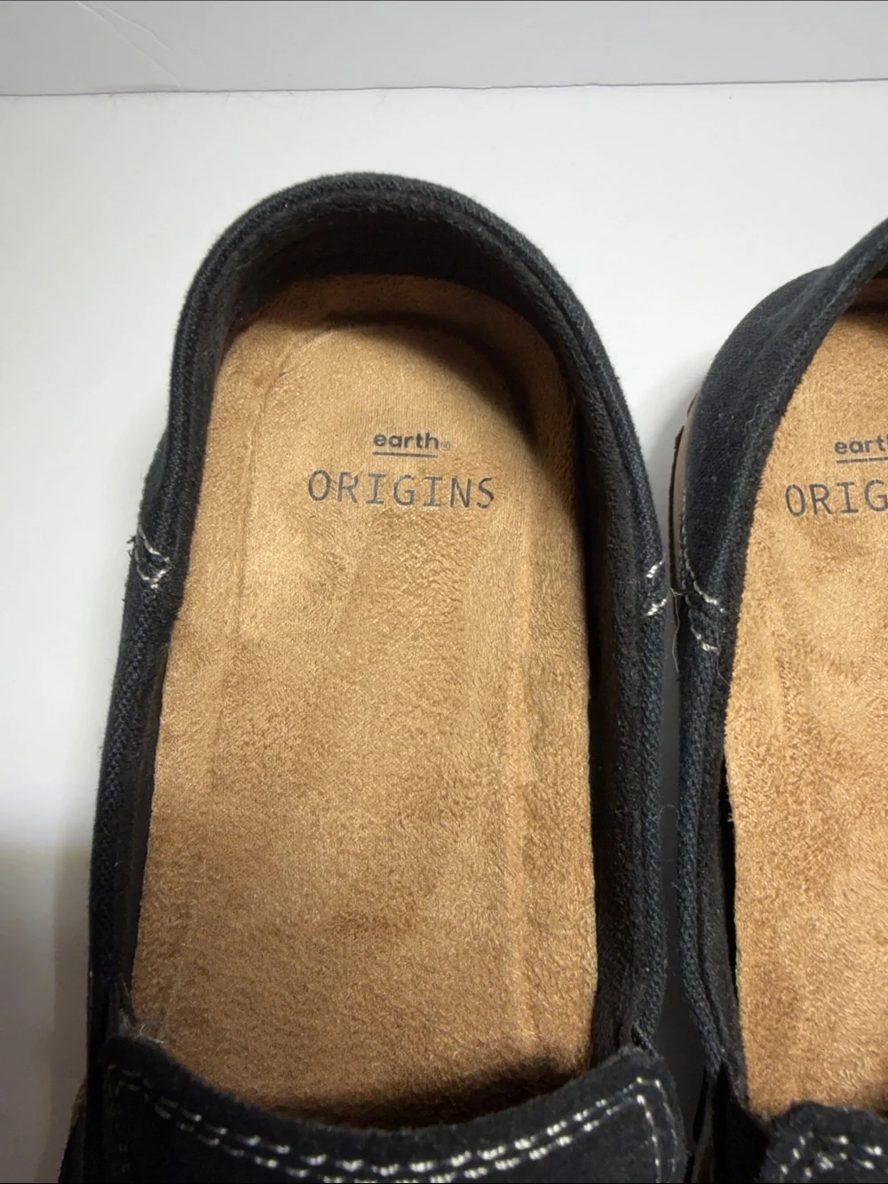 Earth Origins Black Suede women’s Slip-On Loafers size 8M